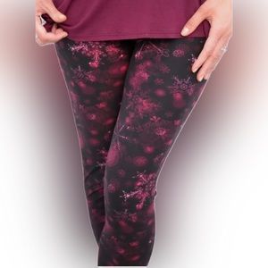 🍂CLEAROUT Curvy Fit Snowflake Leggings Amelia James